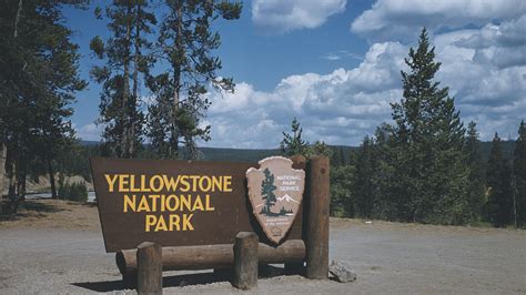 yellowstone park closed 2022